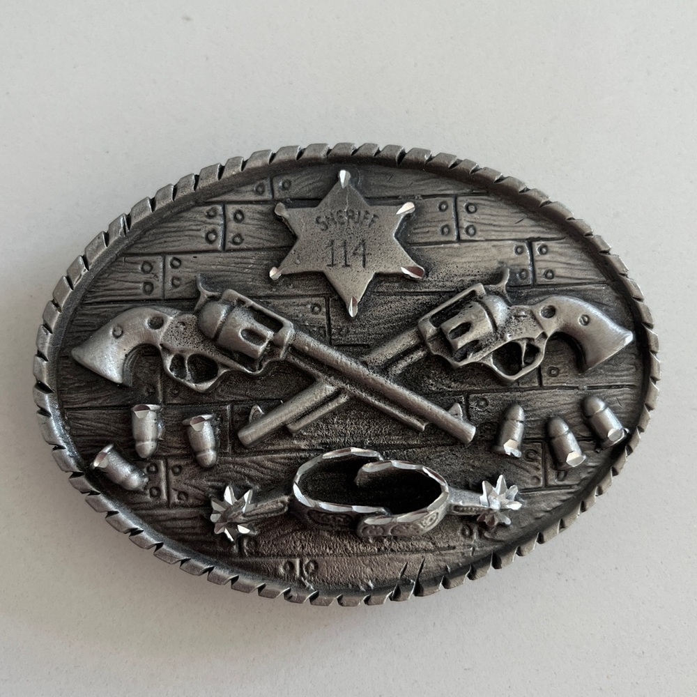 EMI 2006 Oval Pewter Tone Metal Western Theme Belt Buckle Sheriff Badge Spurs
